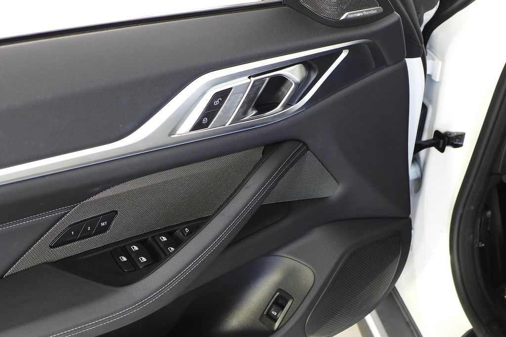 Thumbnail: 2023 BMW i4 - 12