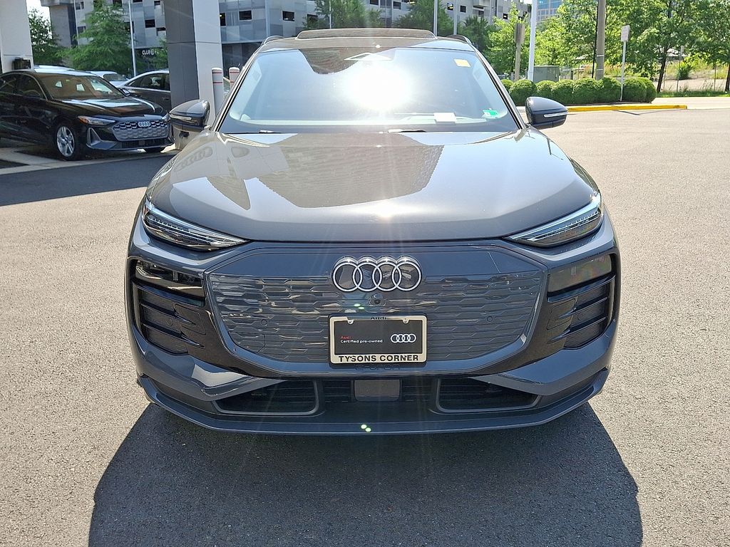Thumbnail: 2025 Audi Q6 e-tron - 2