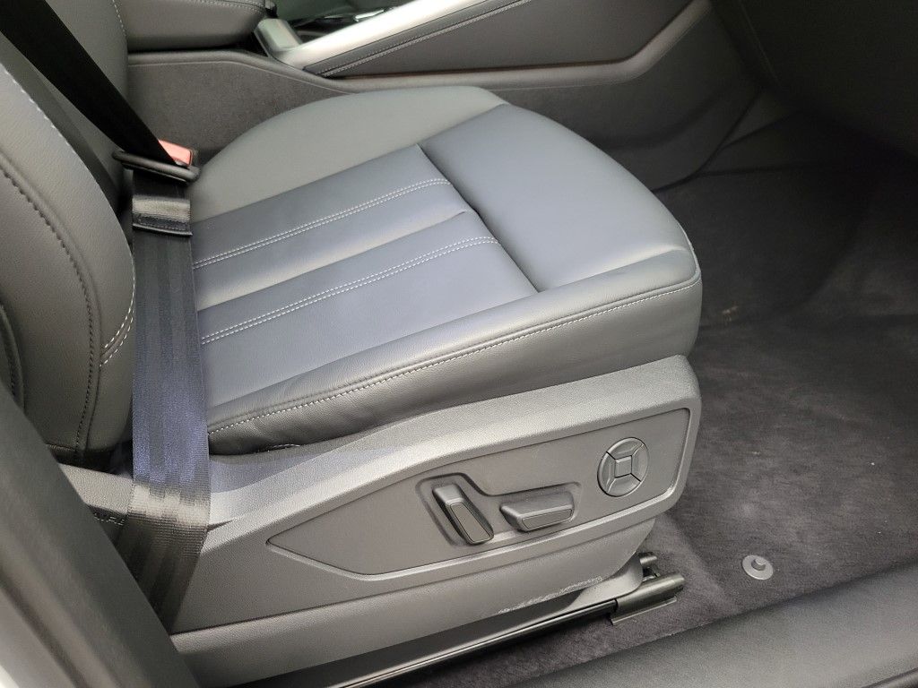 Thumbnail: 2025 Audi Q5 - 15