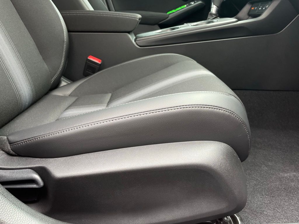 2025 Honda Civic Sport 29