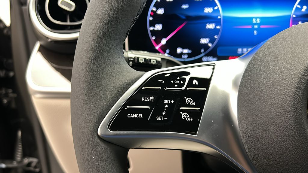 2025 Mercedes-Benz GLC 300 14