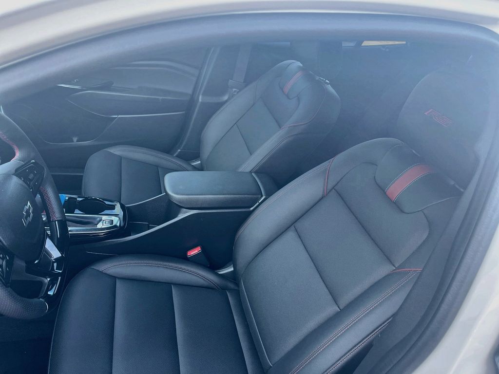 Used 2026 White Chevrolet 2RS image 18