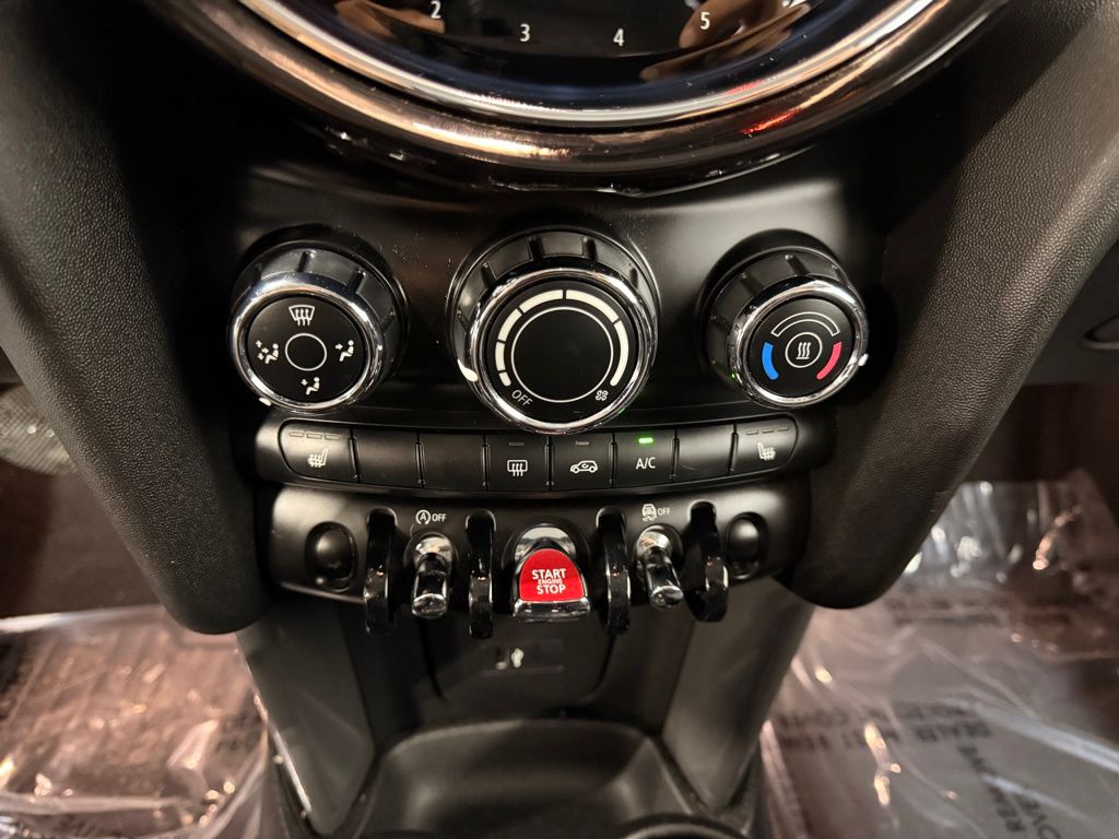 Thumbnail: 2022 MINI Cooper - 18