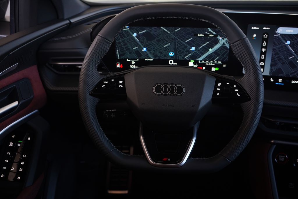 Thumbnail: 2026 Audi SQ5 - 10