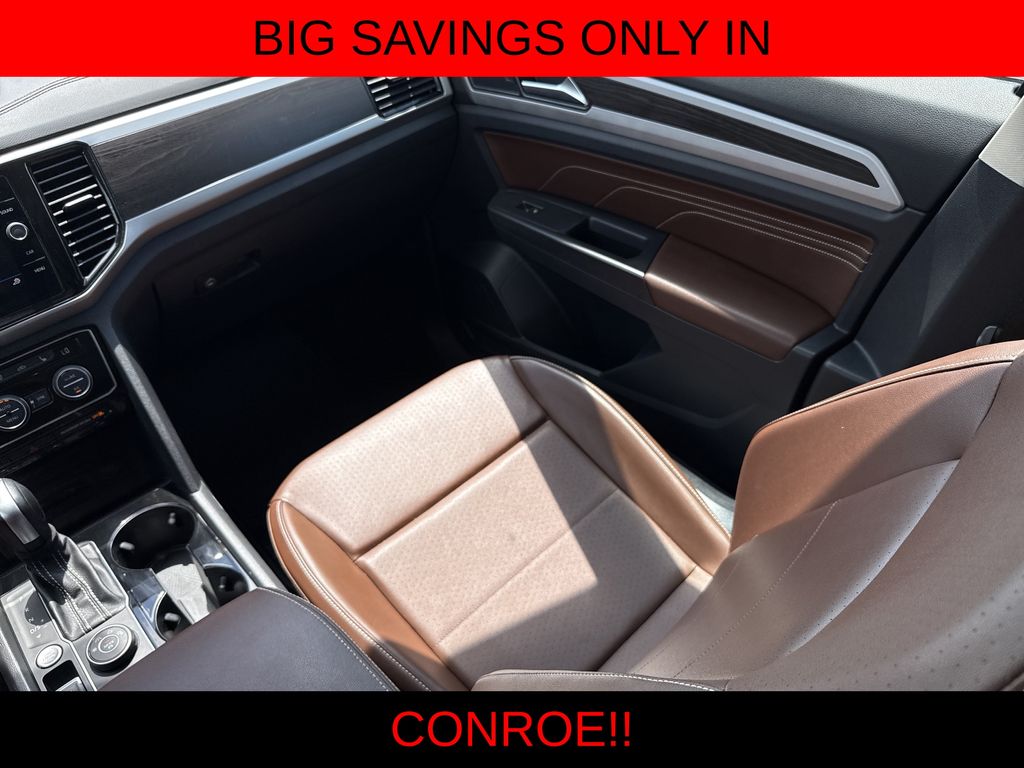 2022 Volkswagen Atlas 3.6L V6 SE w/Technology White at South Houston Nissan