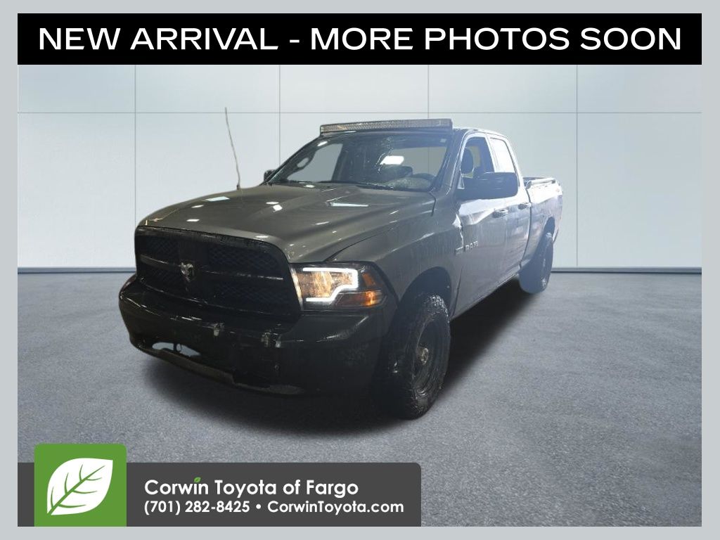 Mineral Gray Metallic Clearcoat/Light Graystone PC 2010 Dodge RAM 1500 ST Quad Cab 4WD Pickup Truck Four-Wheel Drive 5-Speed Automatic