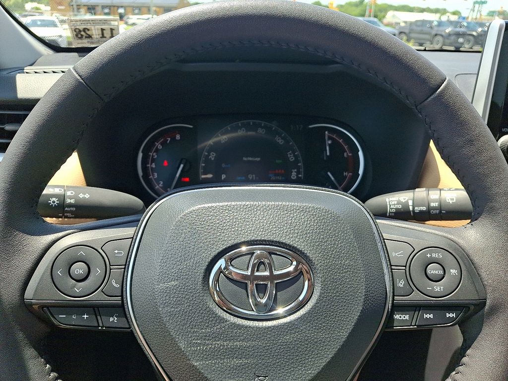 Thumbnail: 2024 Toyota RAV4 - 20