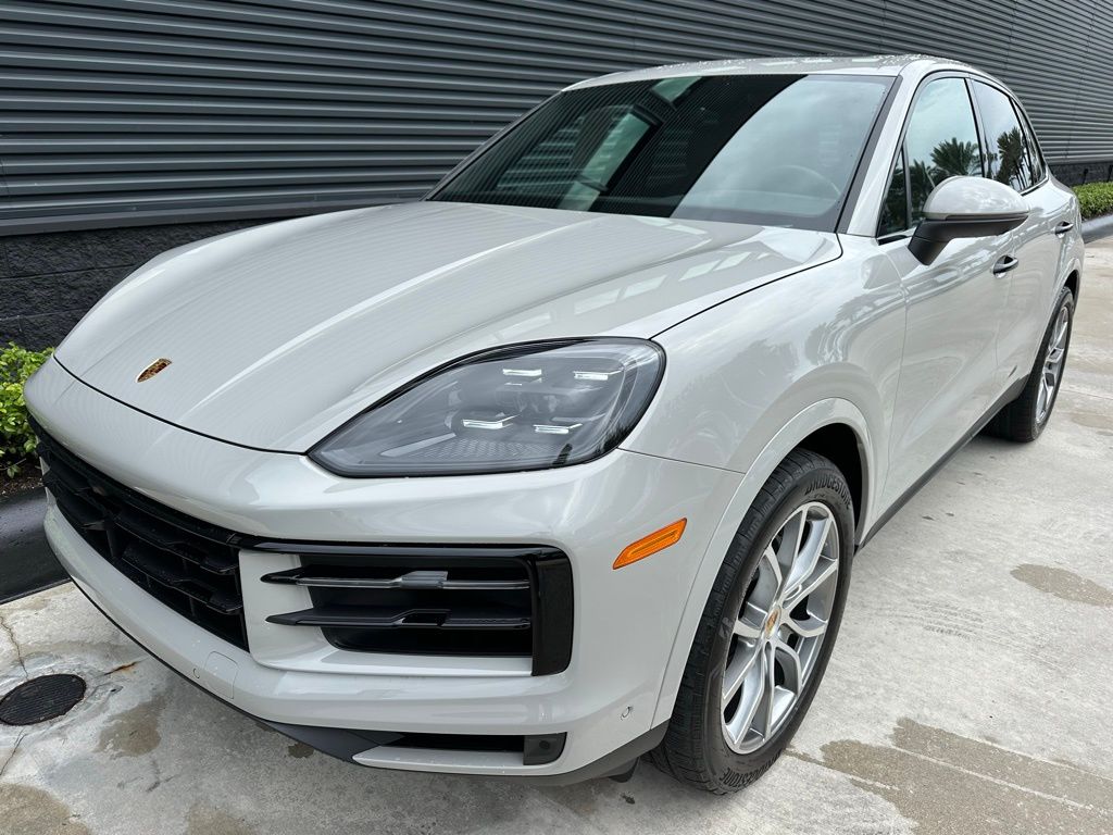 Thumbnail: 2024 Porsche Cayenne - 6