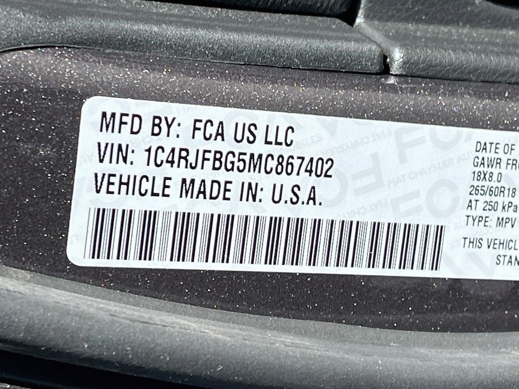 Used 2021 Gray Jeep Limited image 33