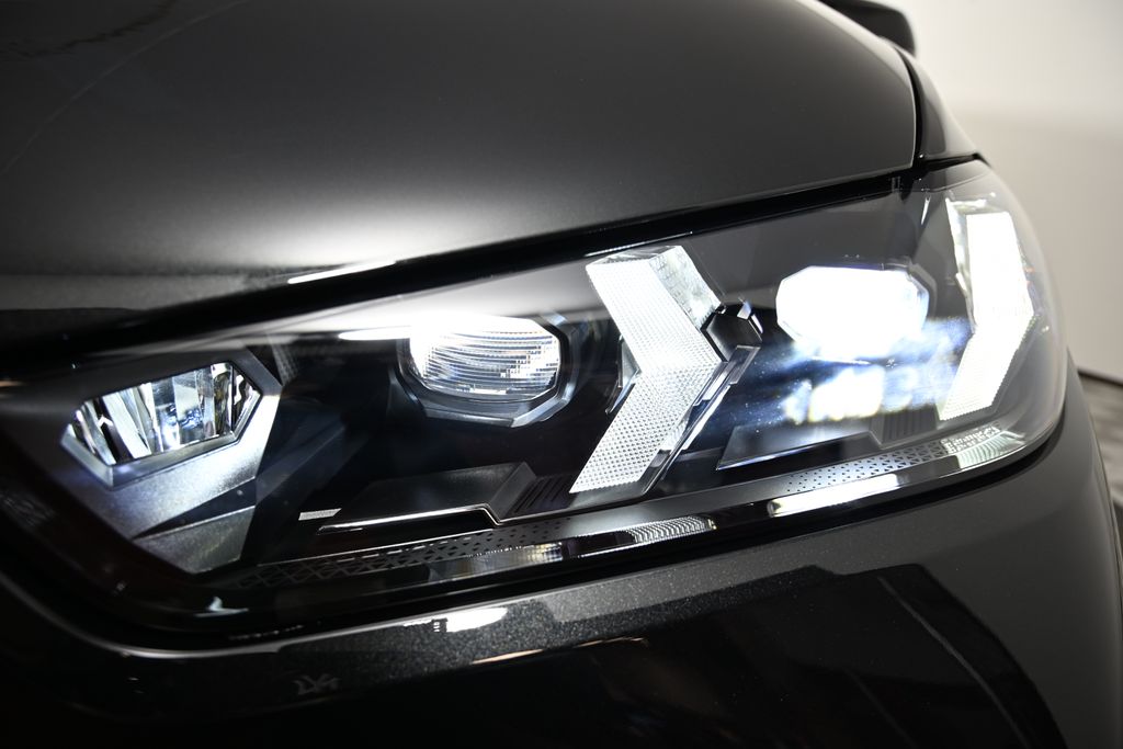 Thumbnail: 2026 BMW X5 - 9