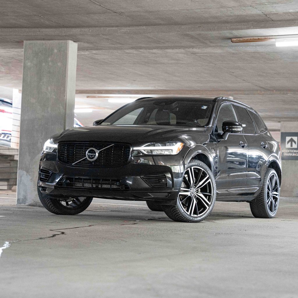 2021 Volvo XC60 Hybrid Plug-in Recharge R-Design eAWD