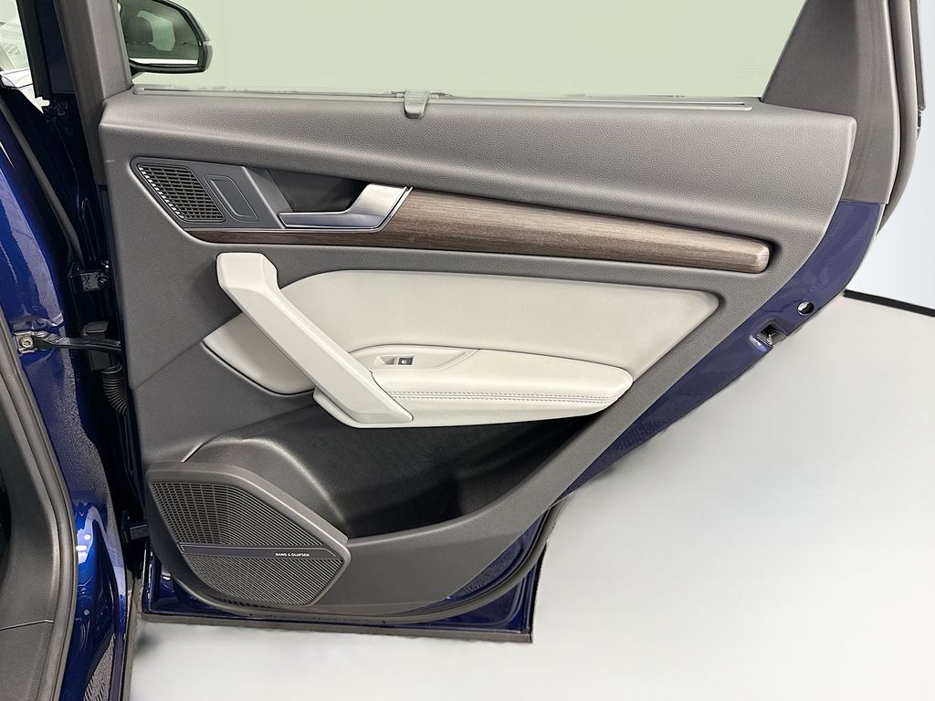 Thumbnail: 2025 Audi Q5 - 26