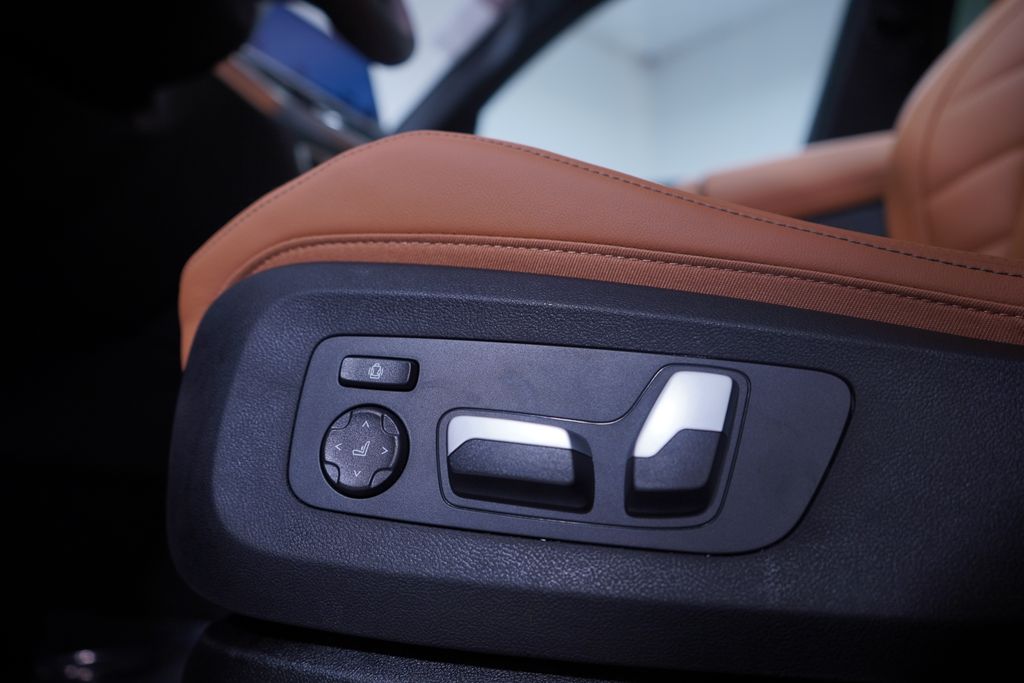 Thumbnail: 2026 BMW X5 - 12