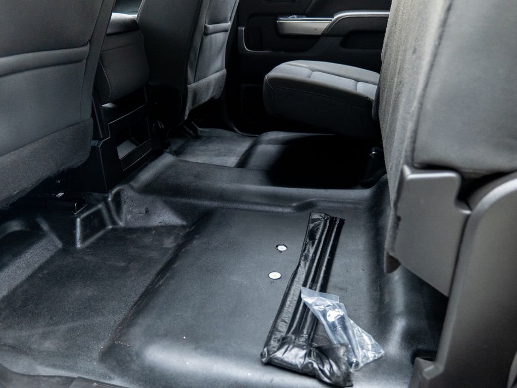 2019 White Chevrolet Silverado 2500HD LT 4X4 Truck