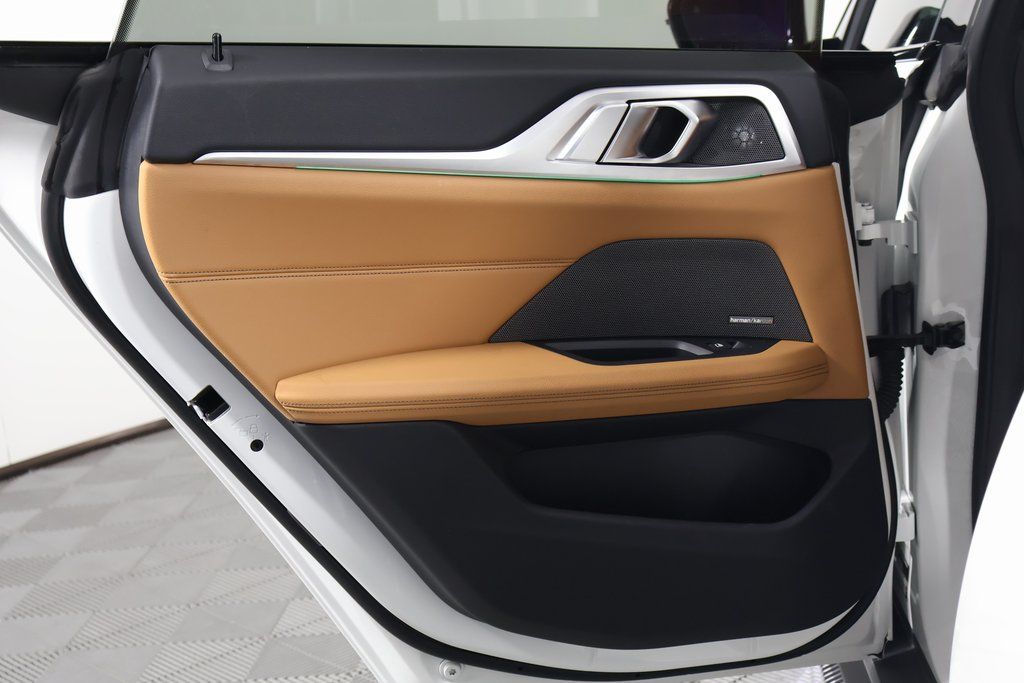 2023 BMW i4 eDrive35 13