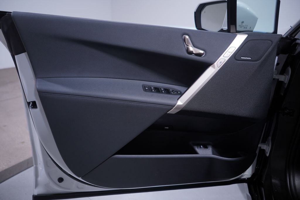 Thumbnail: 2026 BMW iX - 15