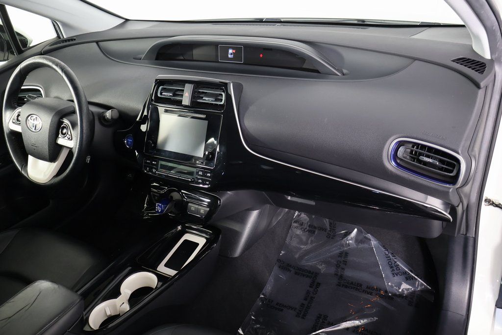 Thumbnail: 2016 Toyota Prius - 9