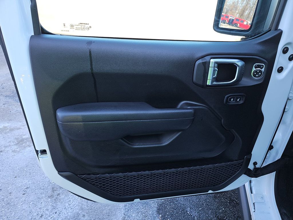 2025 Bright White Clearcoat Jeep Wrangler Willys 4xe 4X4 SUV