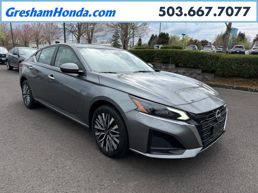 Gray (Gun Metallic) 2023 Nissan Altima 2.5 SV AWD Sedan All-Wheel Drive Continuously Variable Transmission