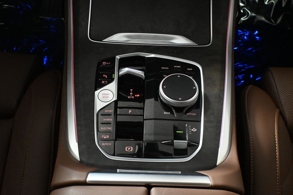 Thumbnail: 2025 BMW X5 - 25