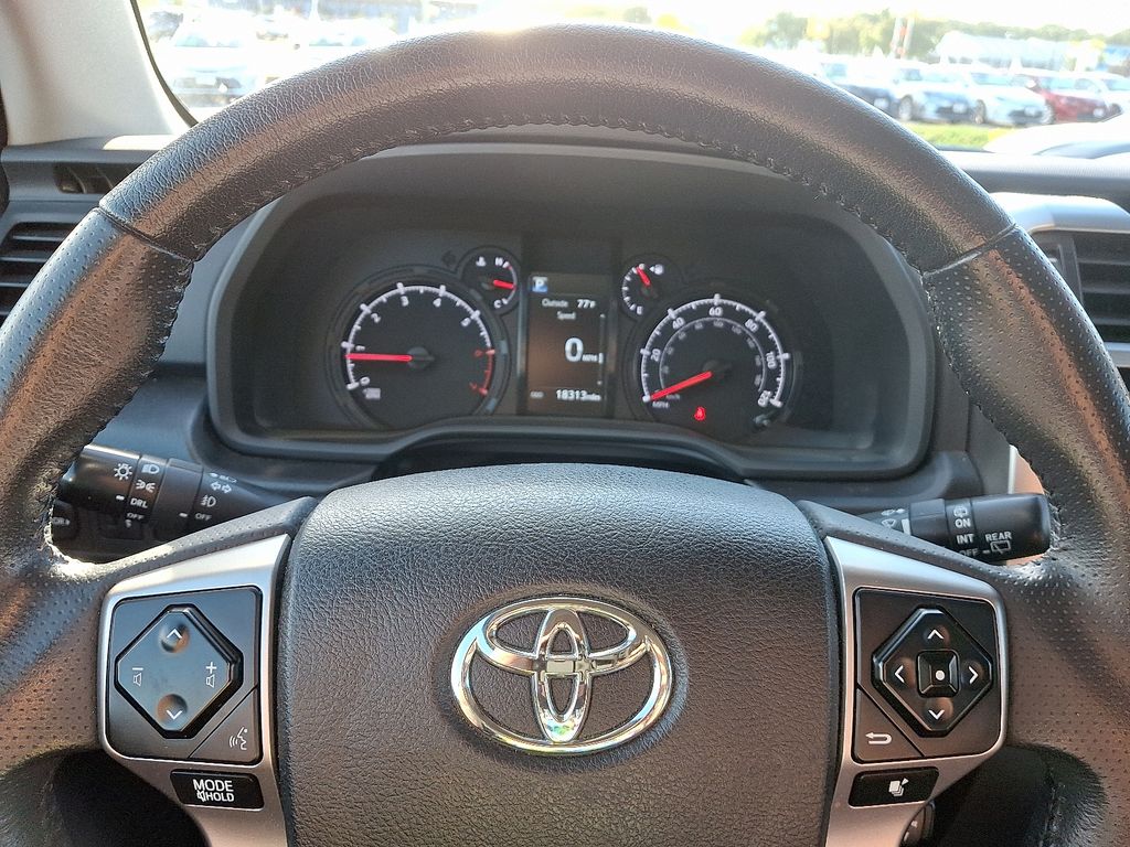 Thumbnail: 2021 Toyota 4Runner - 20
