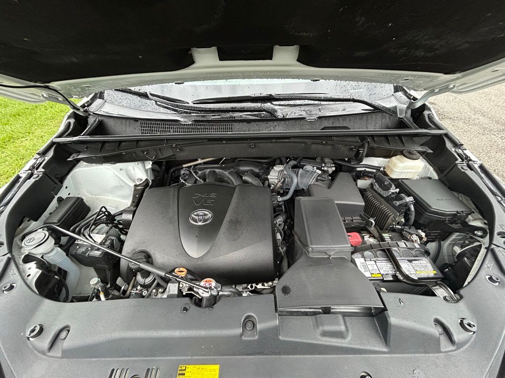 2019 Toyota Highlander SE 10