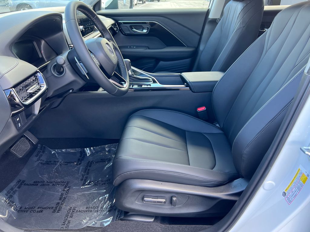 Thumbnail: 2025 Acura ADX - 14