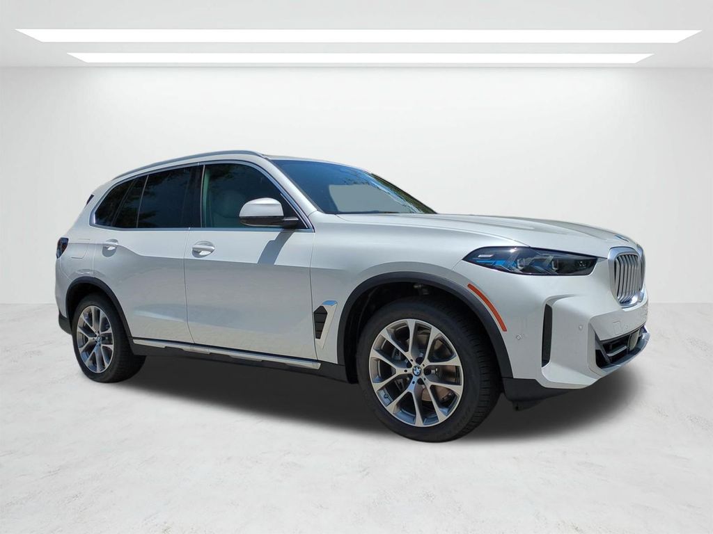 New 2026 White BMW xDrive40i image 2