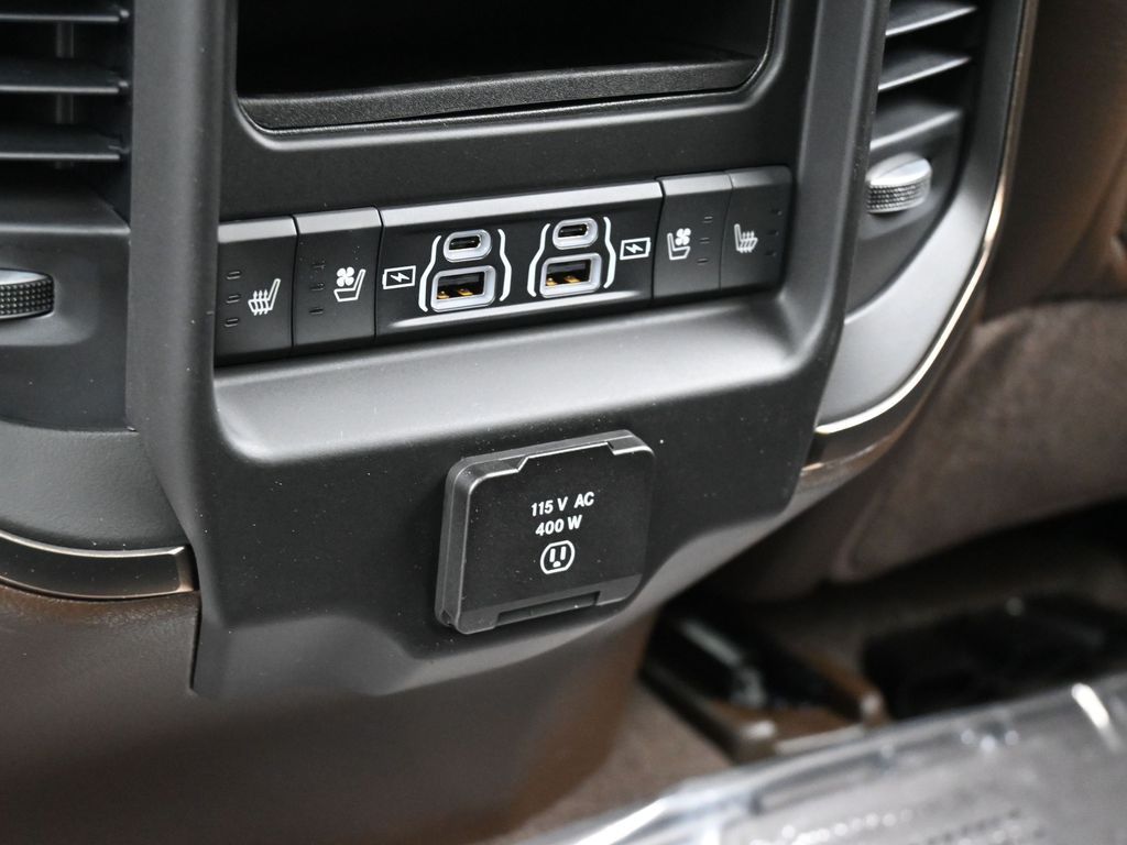 New 2026 Diamond Black Crystal Pearlcoat Ram Limited image 34