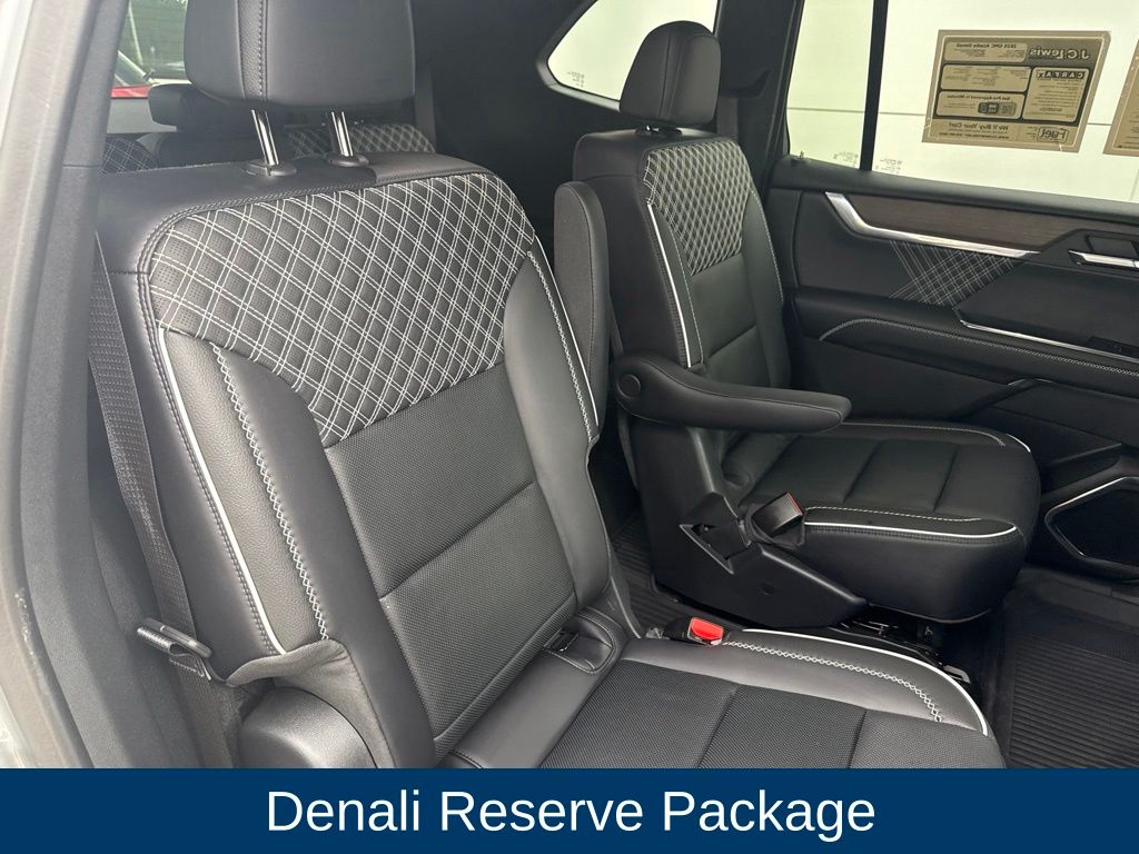 2025 GMC Acadia FWD Denali