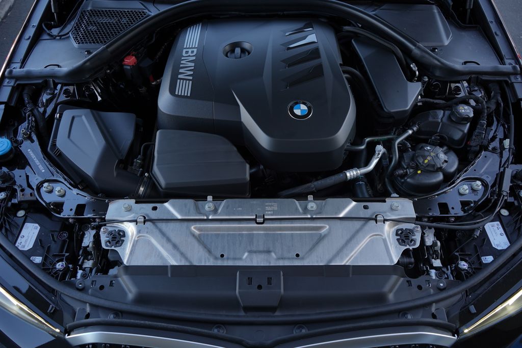 Thumbnail: 2025 BMW 3 Series - 21