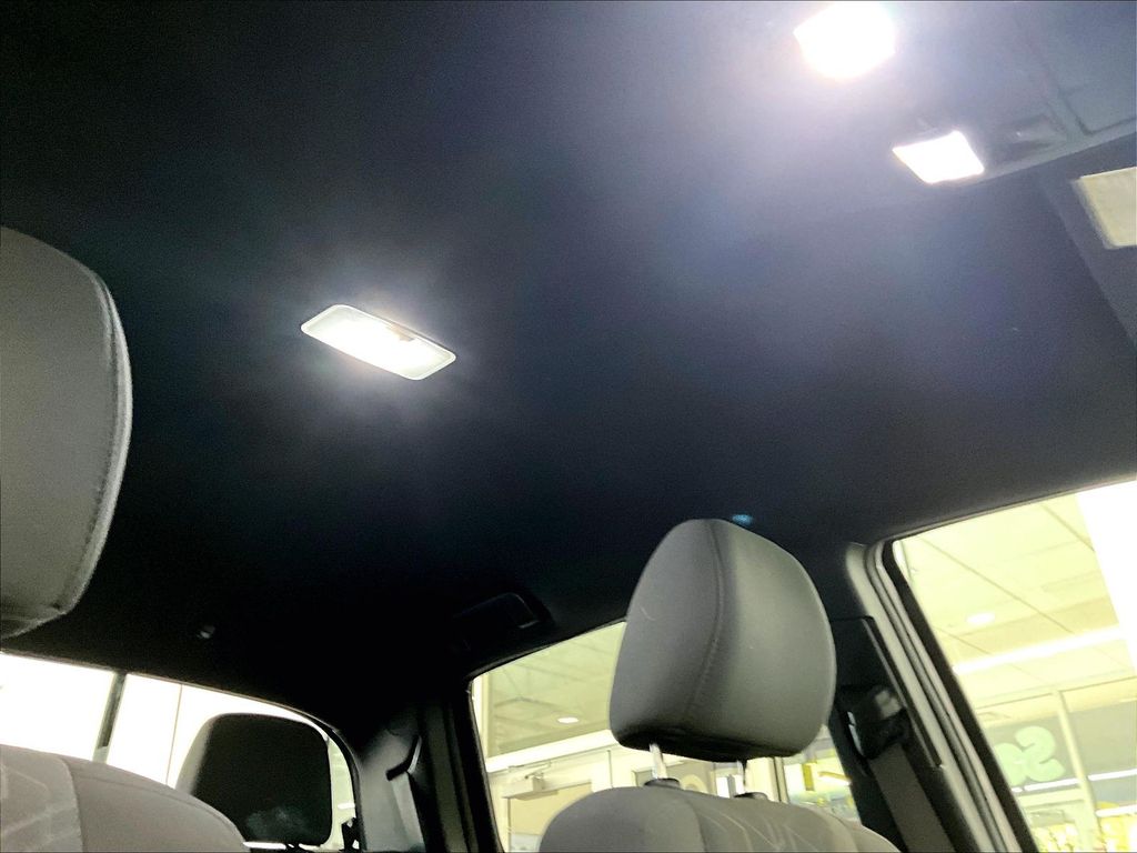 2017 Toyota Tacoma — photo 21