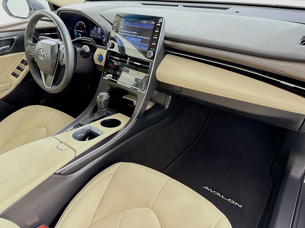 Thumbnail: 2021 Toyota Avalon - 30