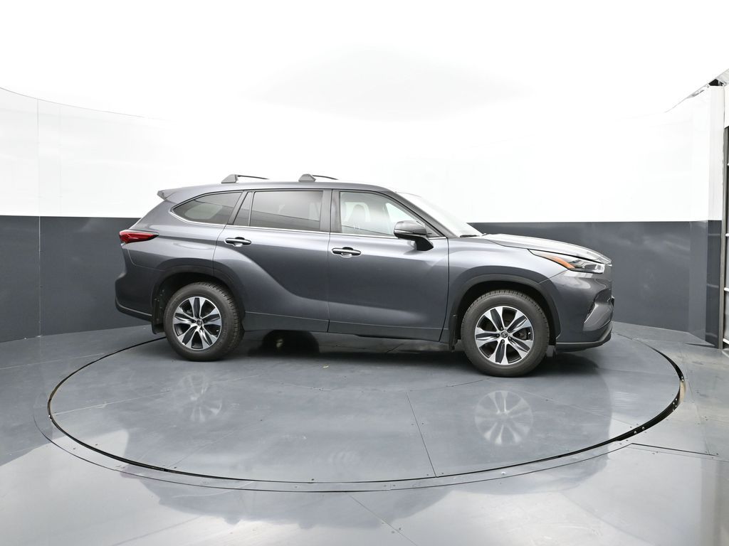 Magnetic Gray Metallic 2023 Toyota Highlander SUV / Crossover All-Wheel Drive 8-Speed Automatic