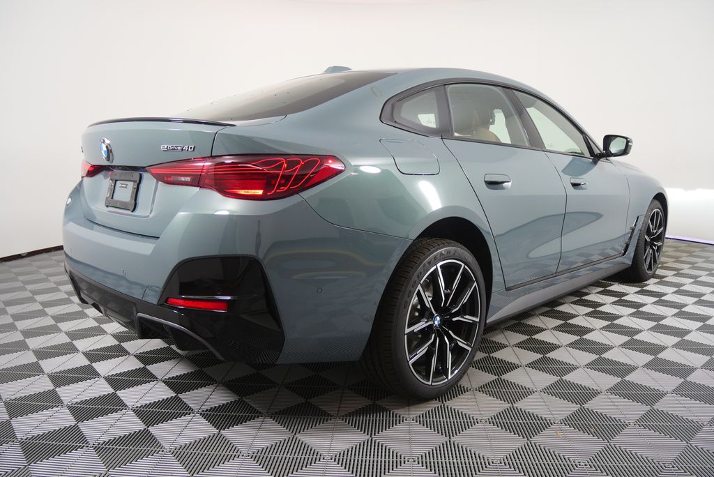 Thumbnail: 2026 BMW i4 - 3