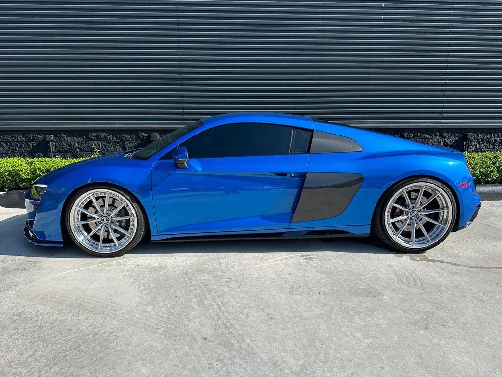 Thumbnail: 2023 Audi R8 - 2