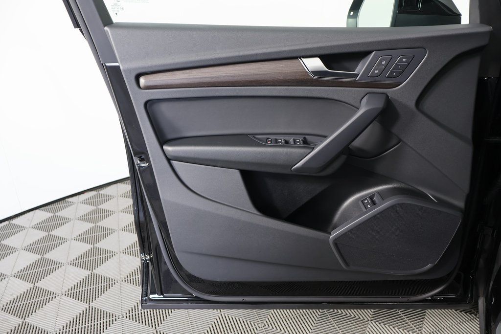 Thumbnail: 2024 Audi Q5 - 12