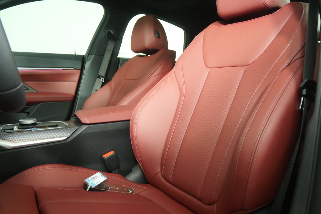 Thumbnail: 2025 BMW i4 - 12