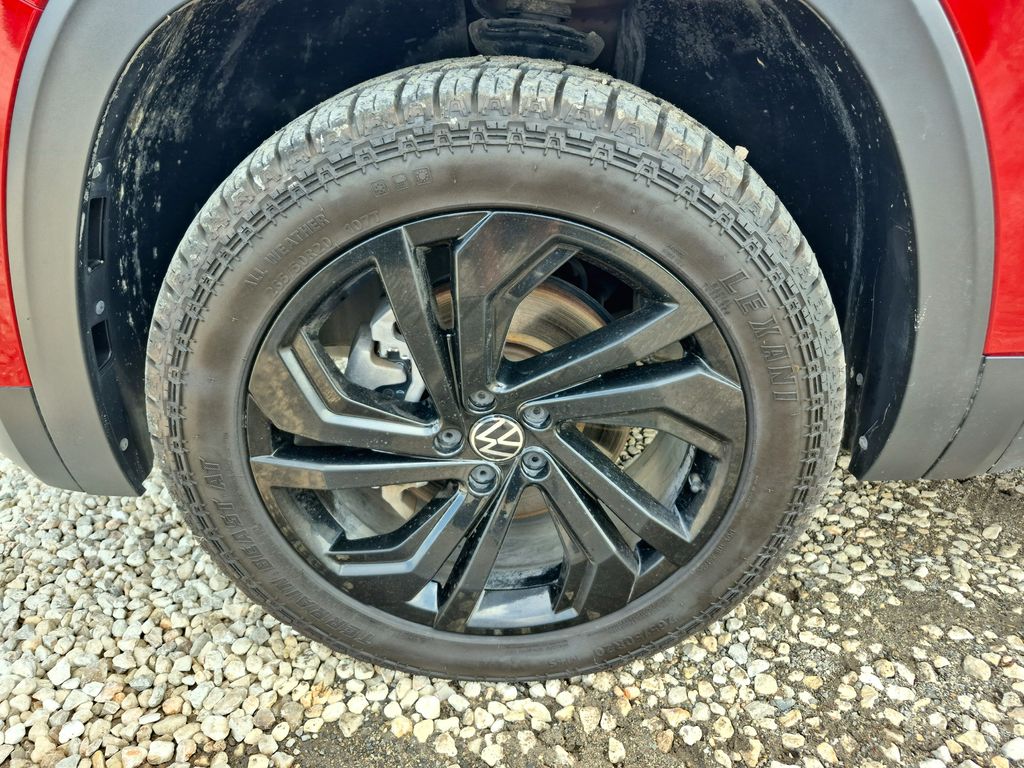 2022 Volkswagen Atlas 3.6L V6 SE w/Technology Red at DeMontrond Auto Country