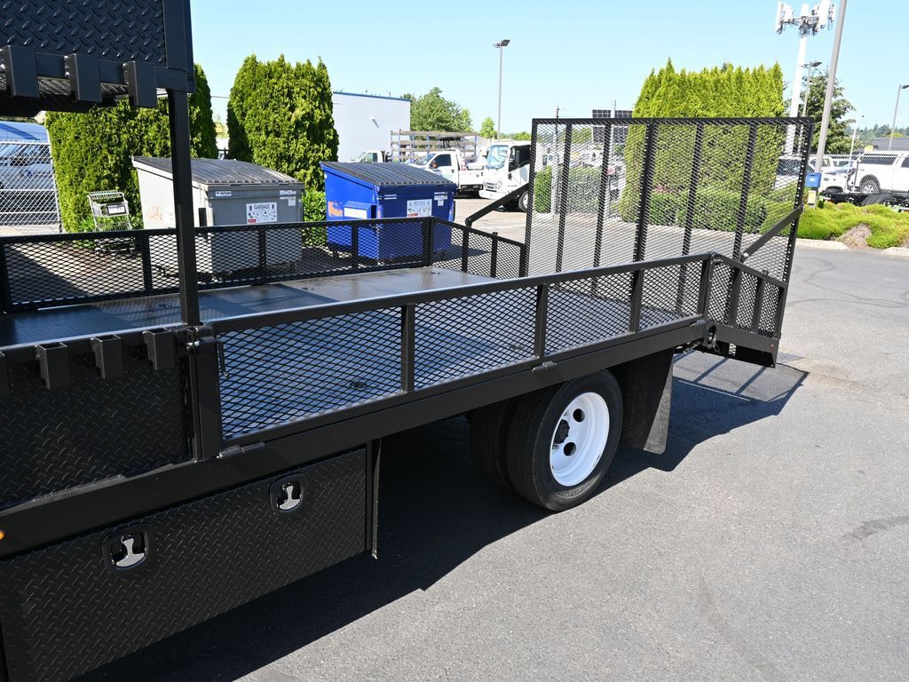 2024 Isuzu NPR HD 