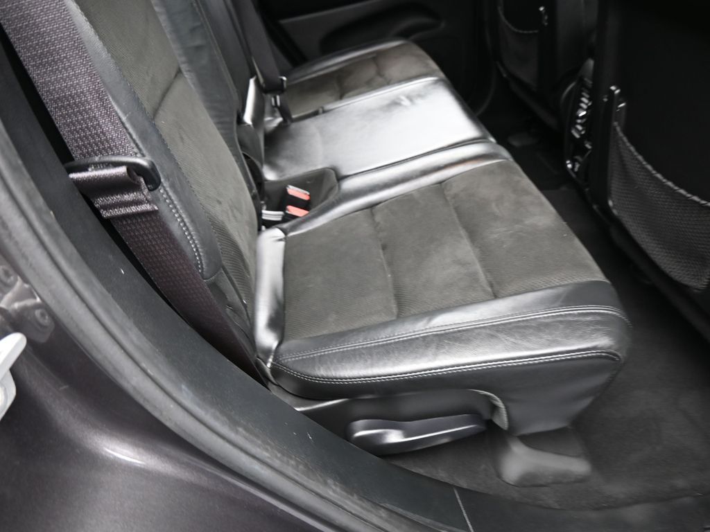 Used 2019 Granite Crystal Metallic Clearcoat Jeep Altitude image 33