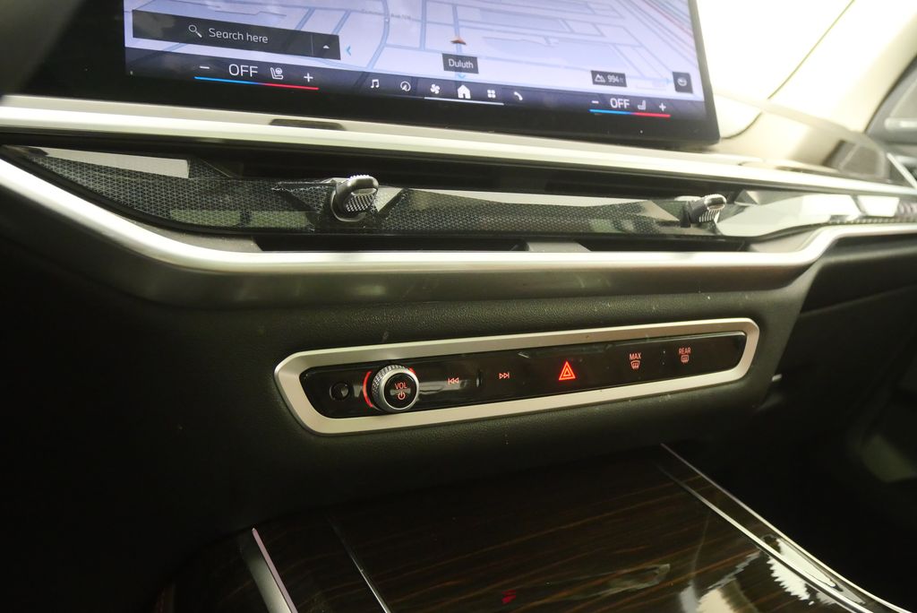 Thumbnail: 2025 BMW X7 - 24