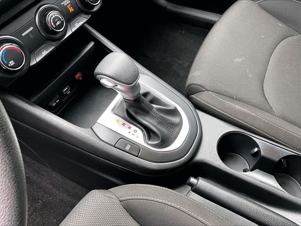 2024 Kia Forte — photo 20