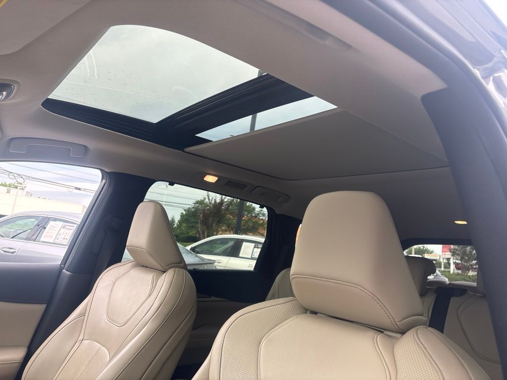 Used 2023 Gray INFINITI LUXE image 14