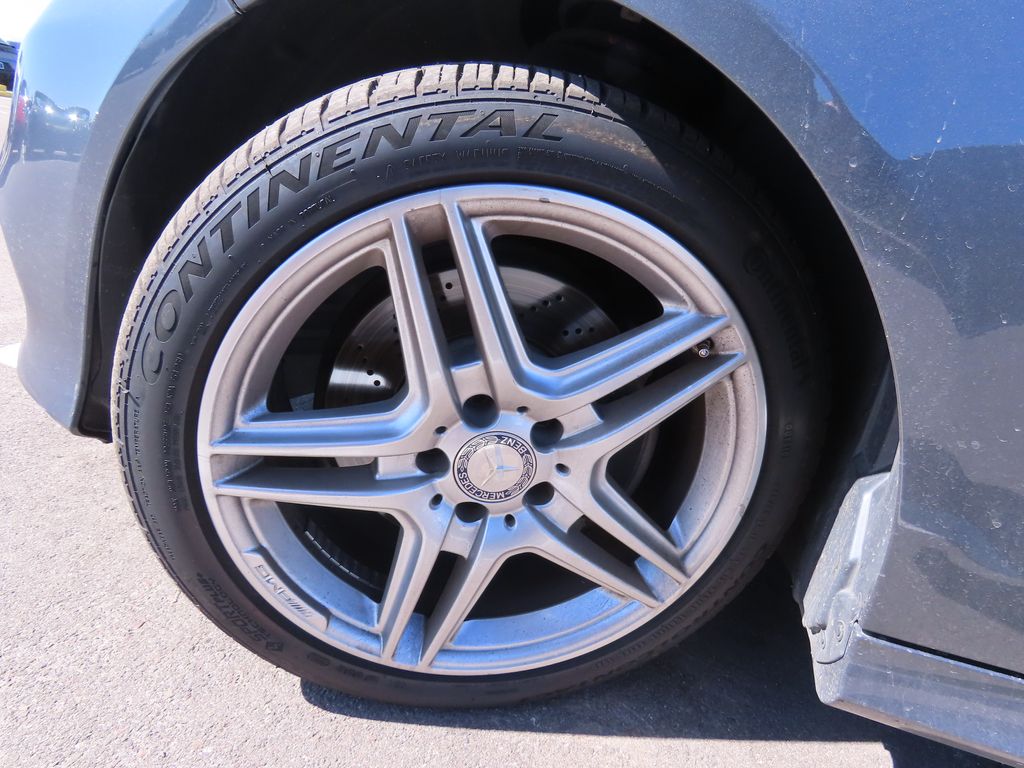 Thumbnail: 2014 Mercedes-Benz E-Class - 15