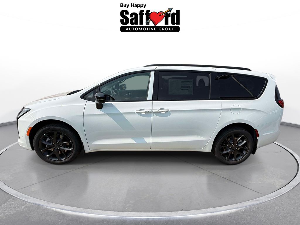 New 2027 White Chrysler Limited image 5