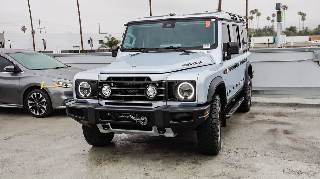 View vehicle photo 4