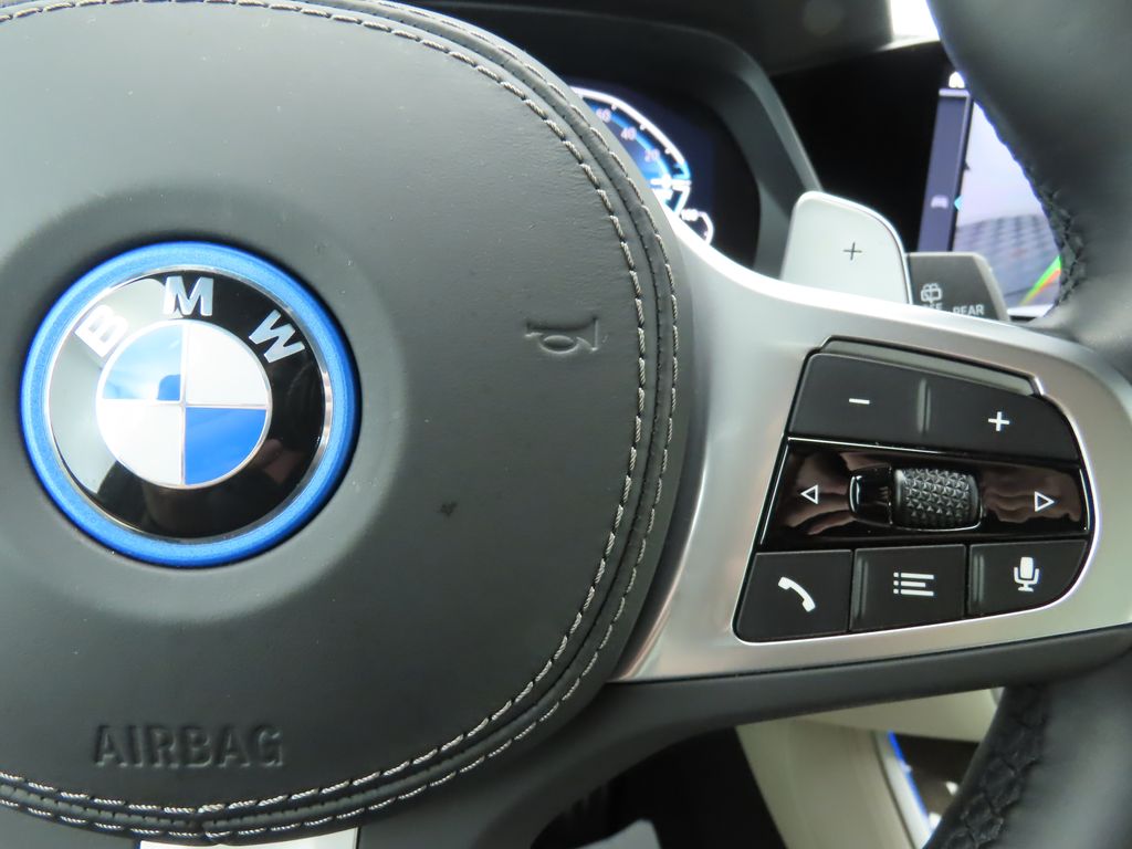 Thumbnail: 2023 BMW X5 - 12