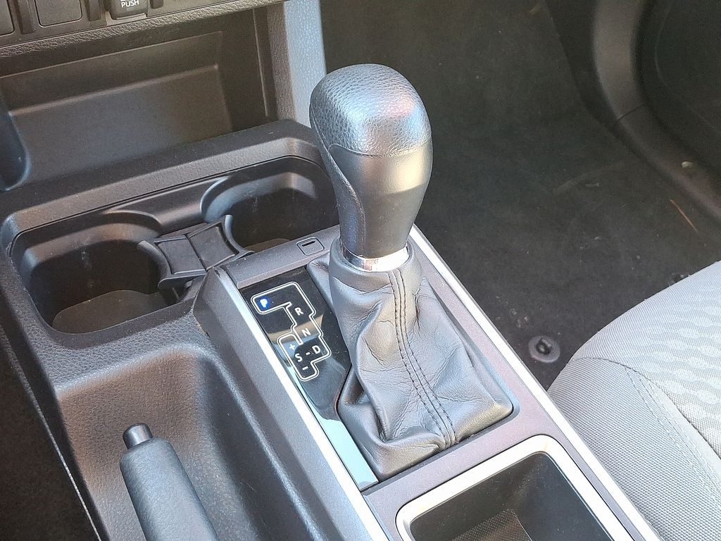 Thumbnail: 2022 Toyota Tacoma - 15