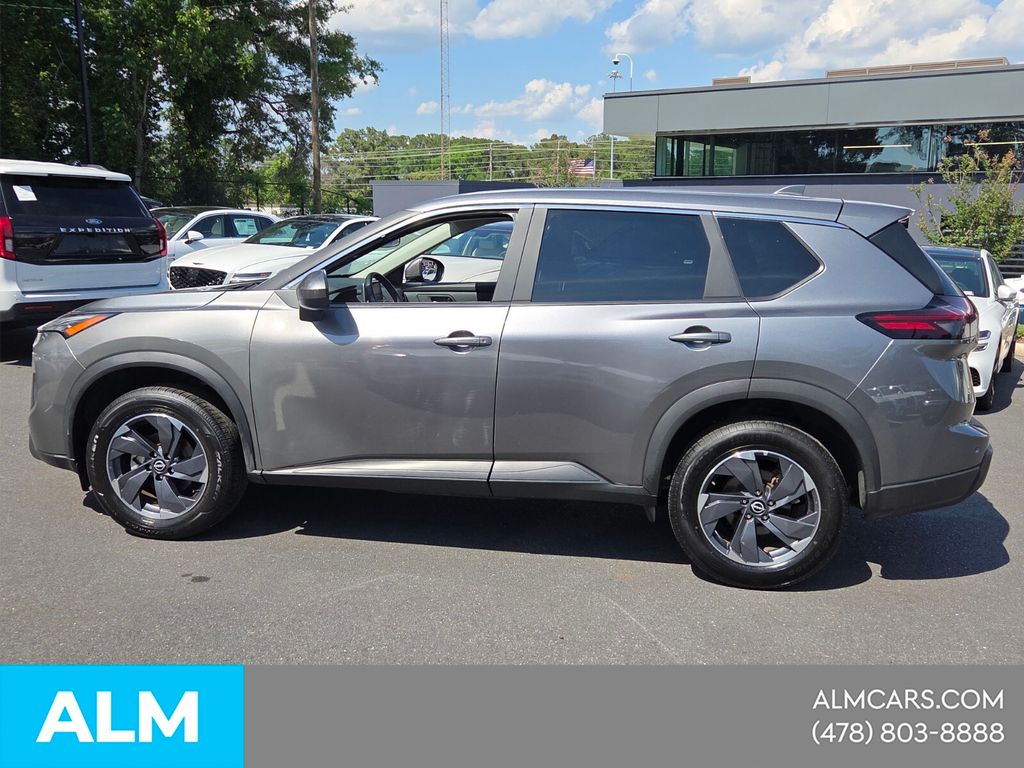 Used 2025 Gray Nissan SV image 3